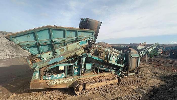 2005 Powerscreen Warrior 1400 03.jpg