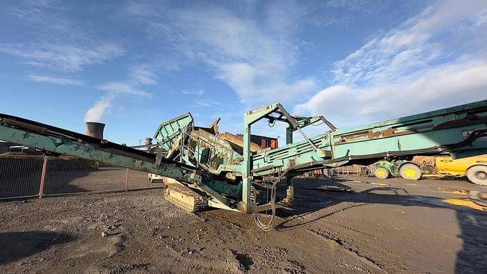 2005 Powerscreen Warrior 1400 01.jpg