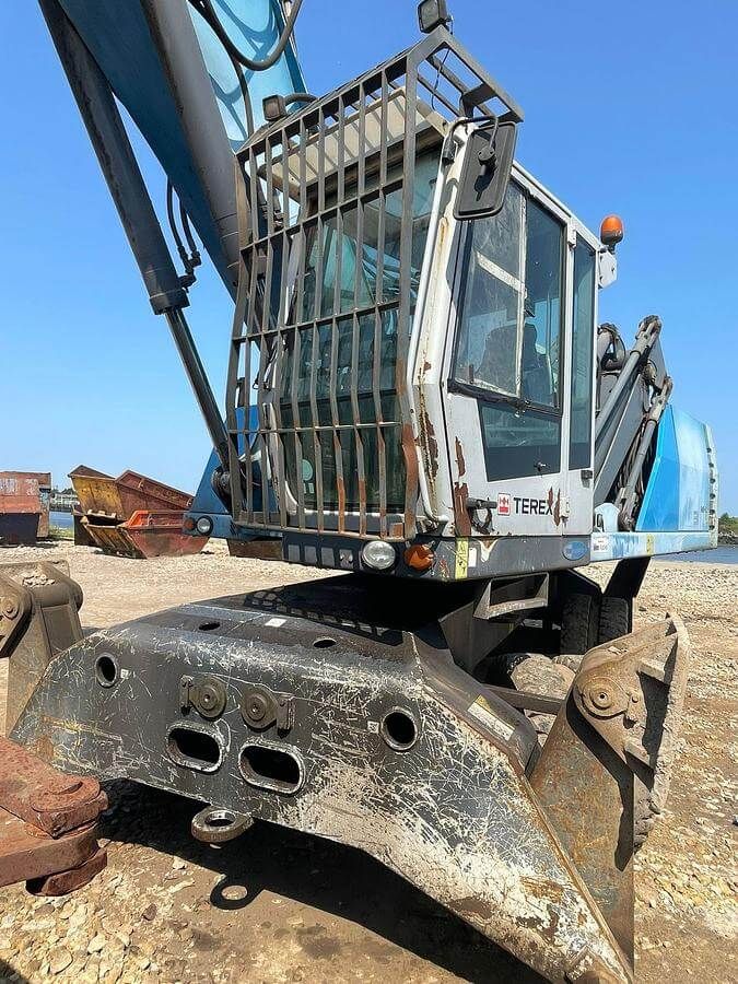 2012 Fuchs MHL360 08.jpg