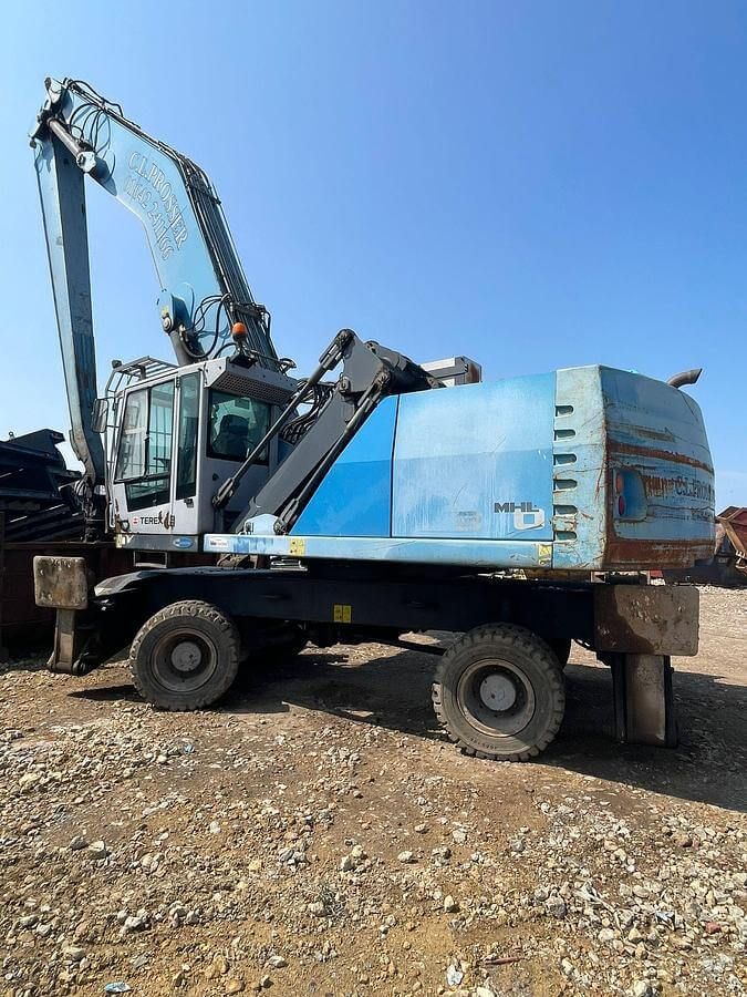 2012 Fuchs MHL360 01.jpg