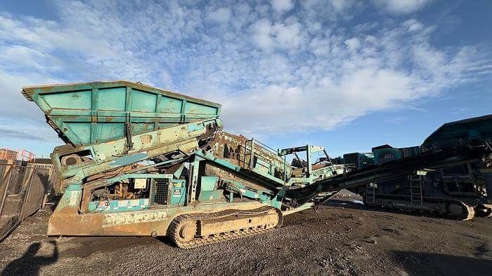 2005 Powerscreen Warrior 1400 05.jpg