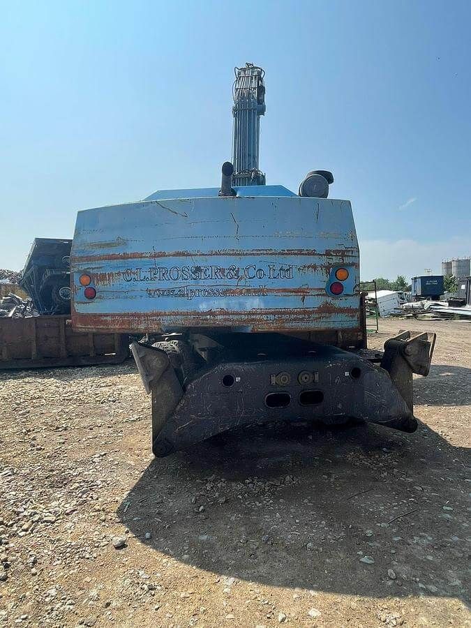 2012 Fuchs MHL360 04.jpg