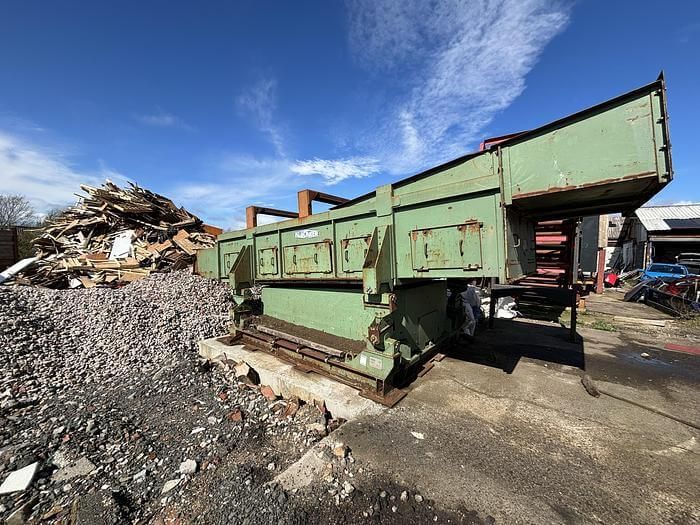 2000 Klockner 17045-1 01.jpg